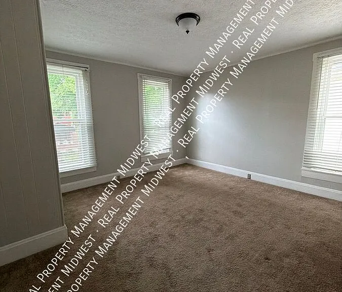 255 S 17th St — Photo 12