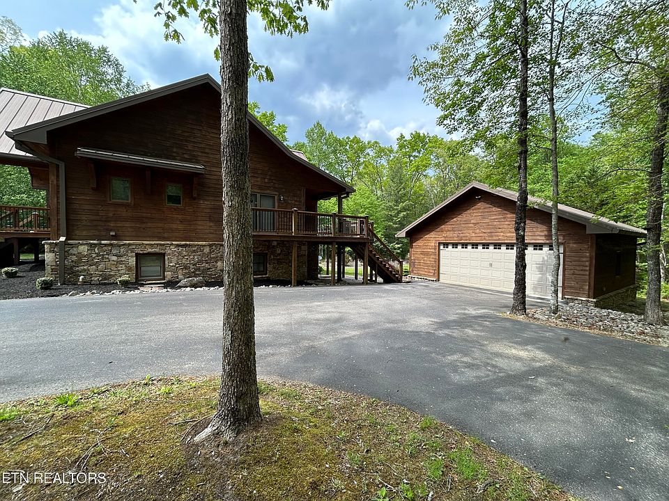 7th image of 150 Red Oak Dr