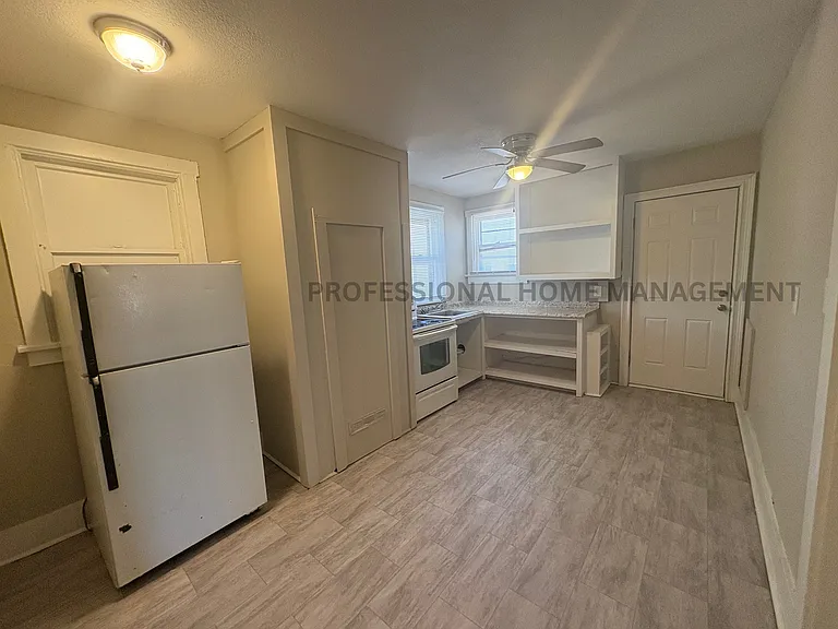 207 Old Mill Rd — Photo 2