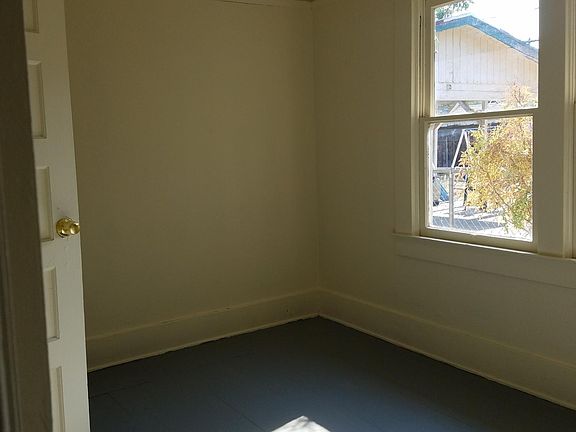 3rd image of 2128 E Hammond Ave