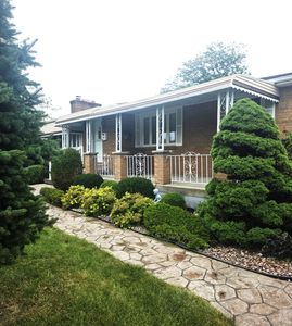 74 Leni Ln, Cheektowaga, NY, 14225