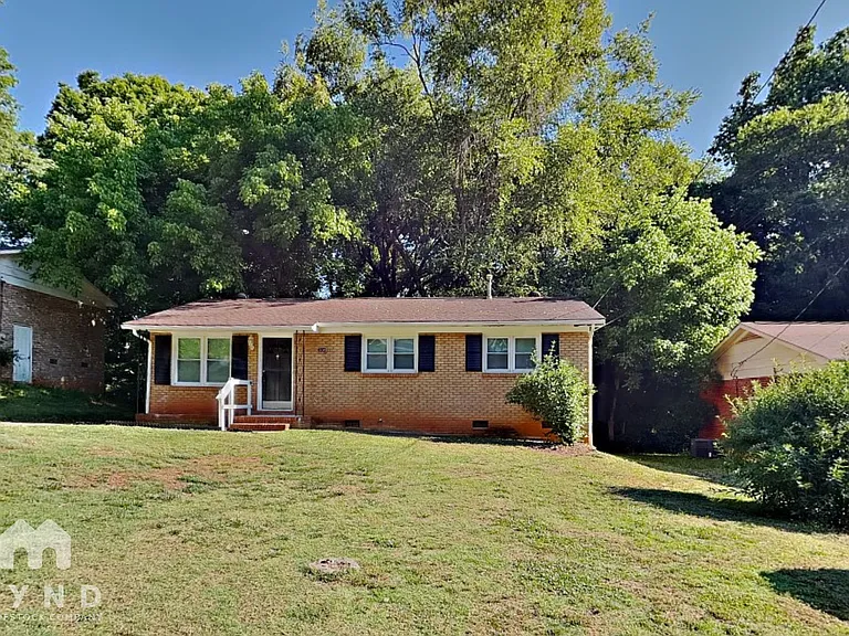 406 Edgegreen Dr — Photo 1