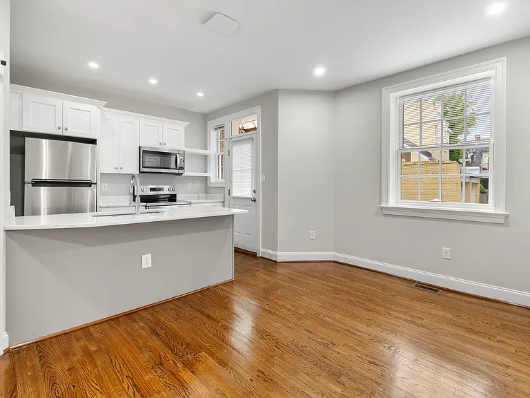 806 N Arthur Ashe Blvd #11 — Photo 13