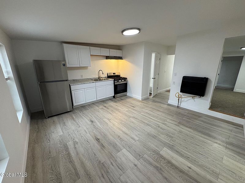 4th image of 25 13th Street