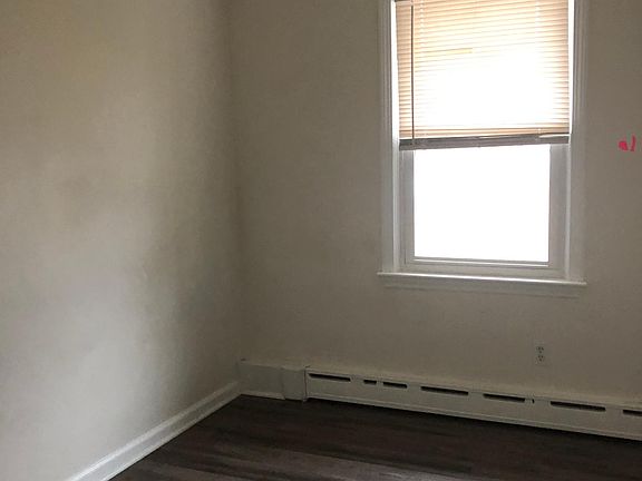 4th image of 64 Quincy St