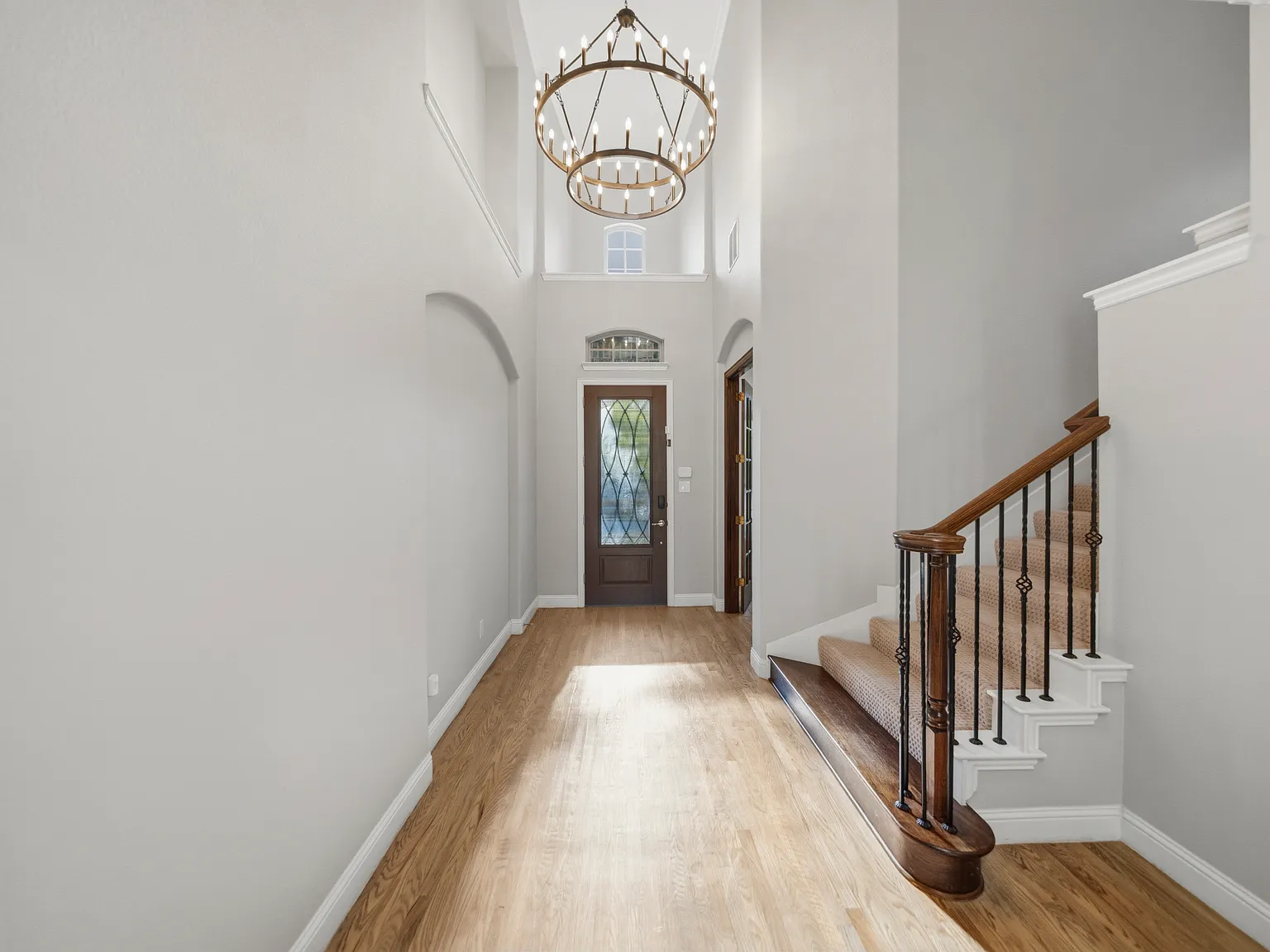 4 bed, 3.5 bath, 3288 sqft, $3,700 — Photo 3