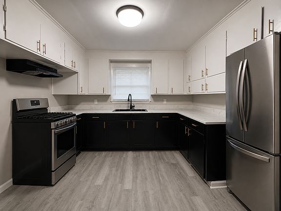 3rd image of 2002 13th St