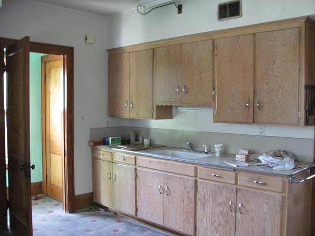 2nd image of 1537 N 47th St