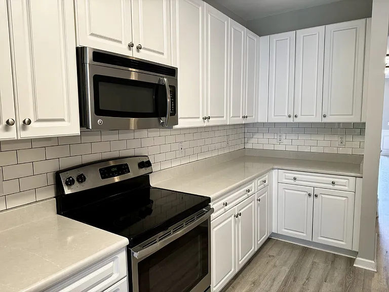 150 Westbury Park Way — Photo 6