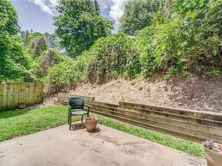 224 W Marietta St — Photo 21