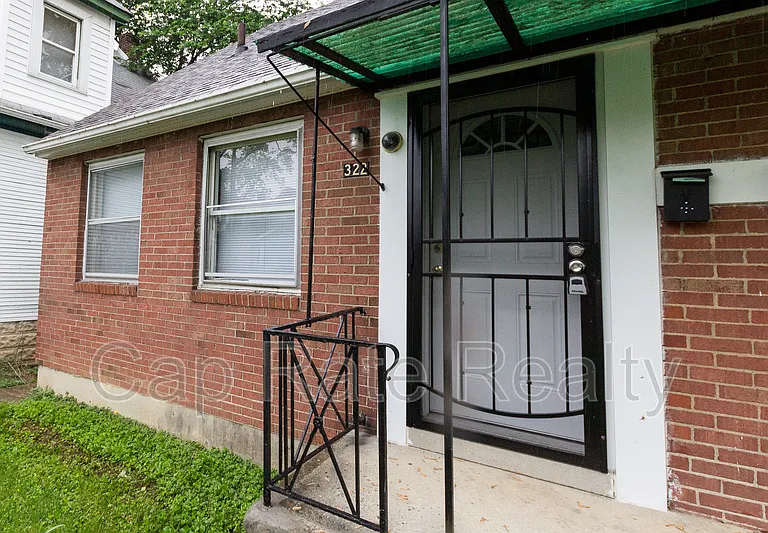 322 S Powell Ave — Photo 2