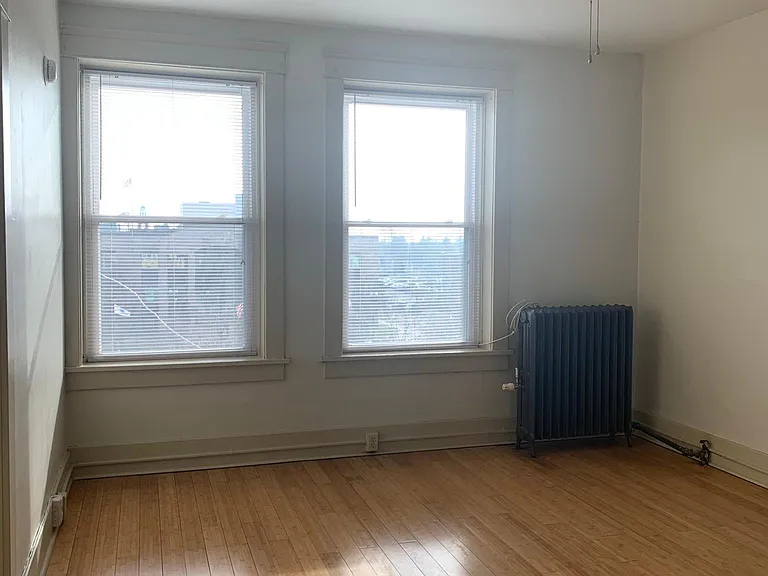 200 W Main St #32 — Photo 8
