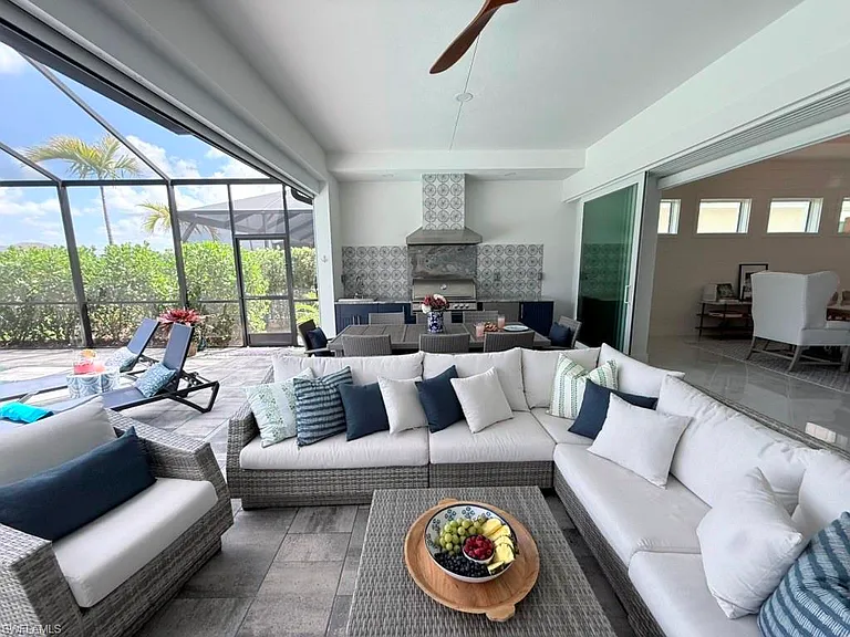 8963 Gustavia Ct — Photo 12