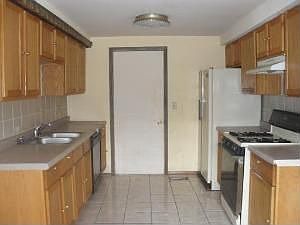 5th image of 1881 Windward Ln