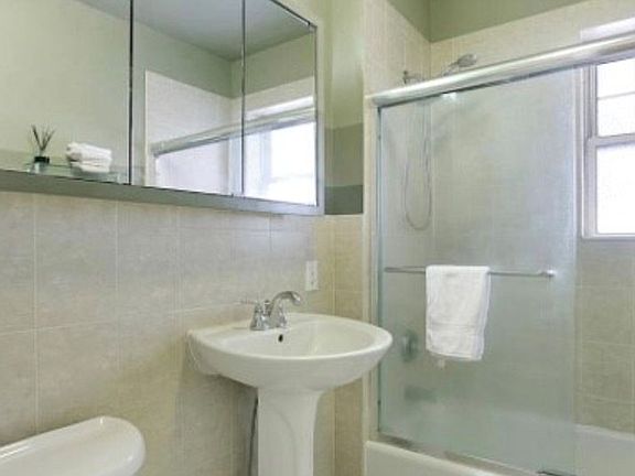 4th image of 370 Central Park W APT 402