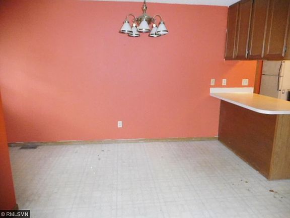 3rd image of 2057 N Park Dr APT 5