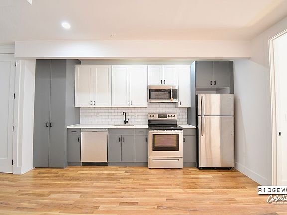 3rd image of 464 Irving Ave #1