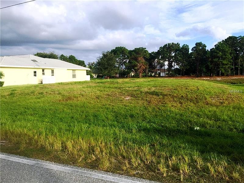 1st image of 979 Rotonda Cir