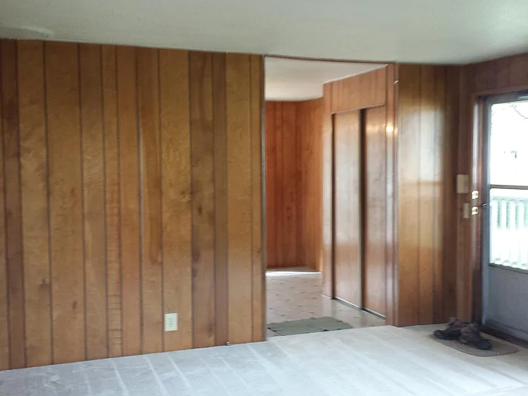 1933 Harbor Dr — Photo 9