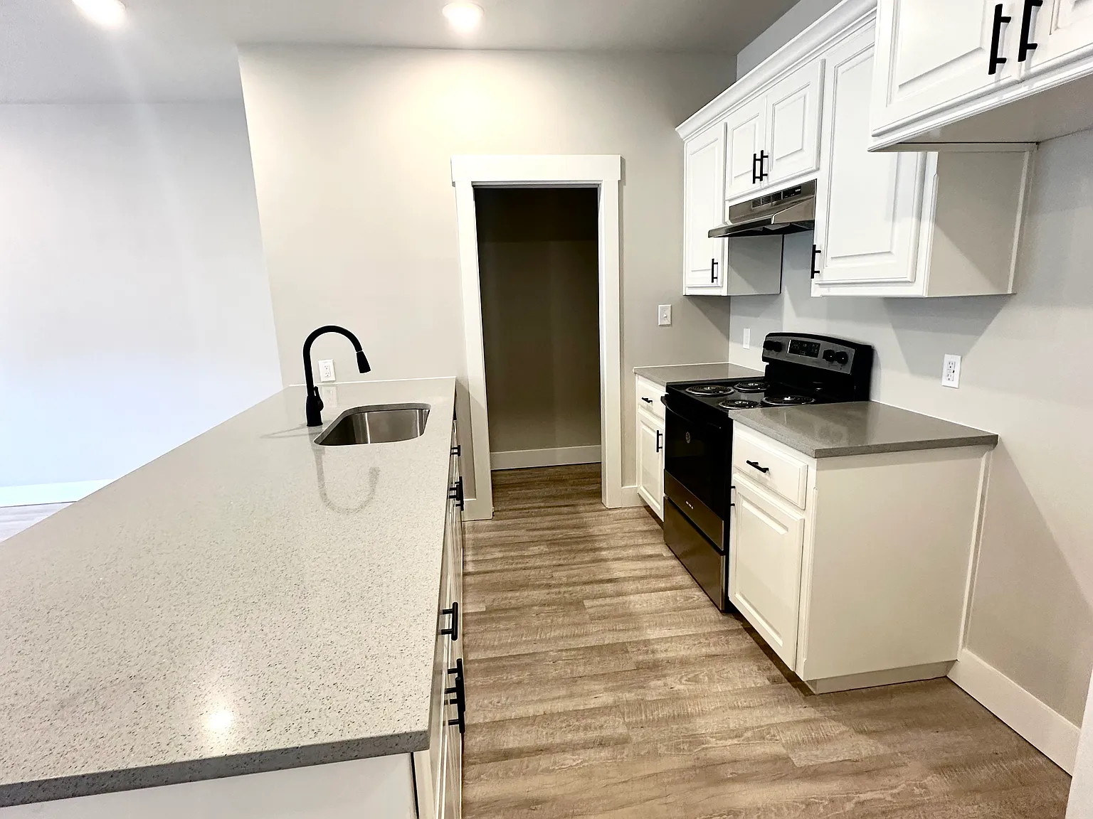3 bed, 1300 sqft, $1,800 — Photo 4