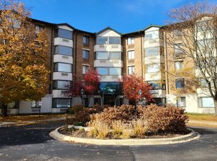 470 Fawell Blvd APT 317, Glen Ellyn, IL 60137