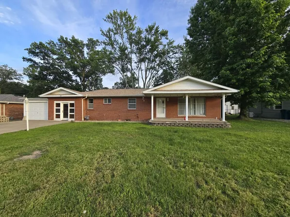 15 Homestead Dr, Mount Vernon, IL 62864
