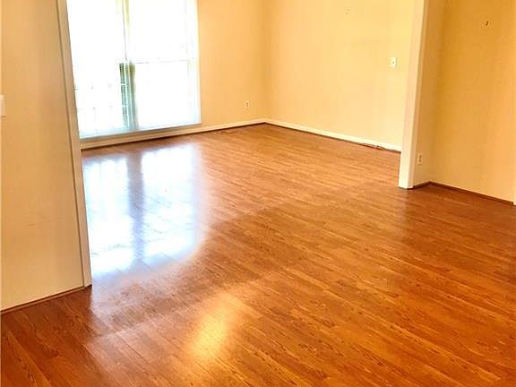 4th image of 963 Dandridge Dr