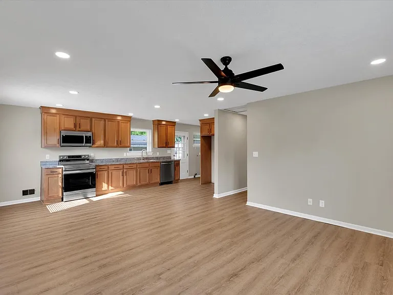 453 Flatlick Rd — Photo 4