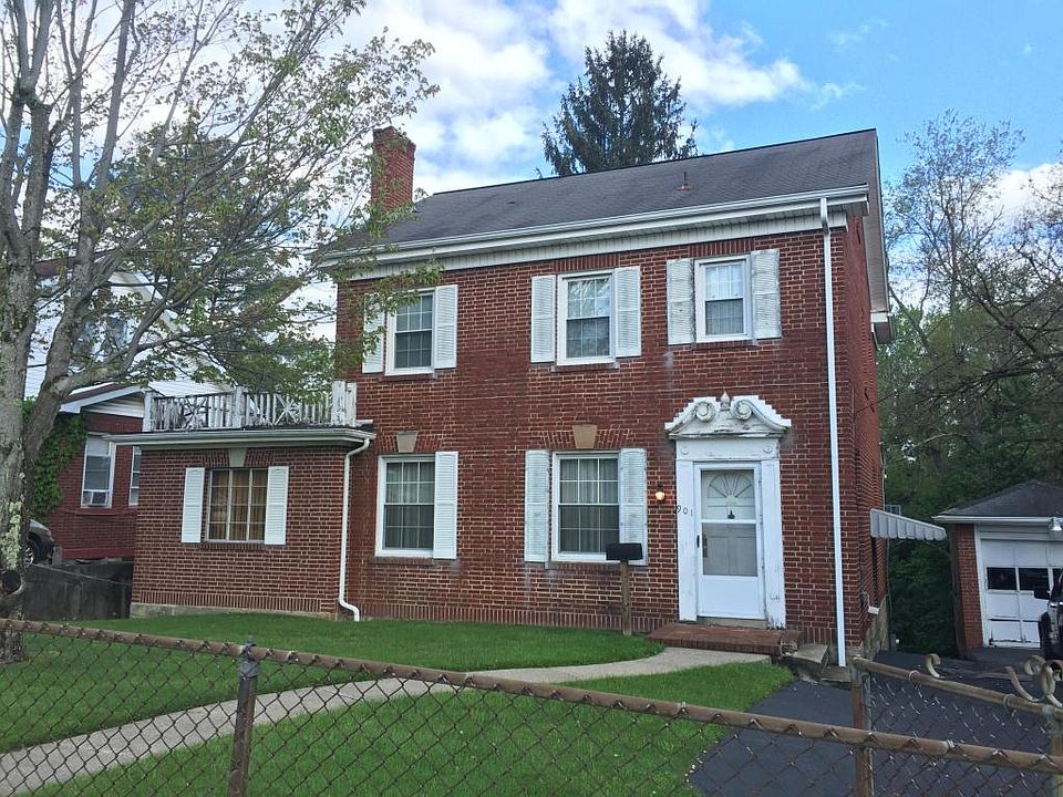 1st image of 901 S Oakwood Ave