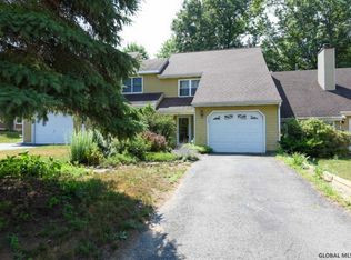 25 Mohawk Trl, Clifton Park, NY 12065