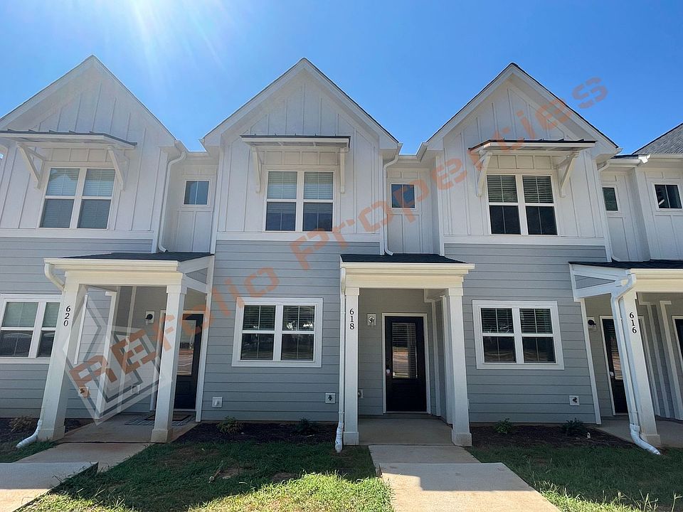 1st image of 618 Rush St