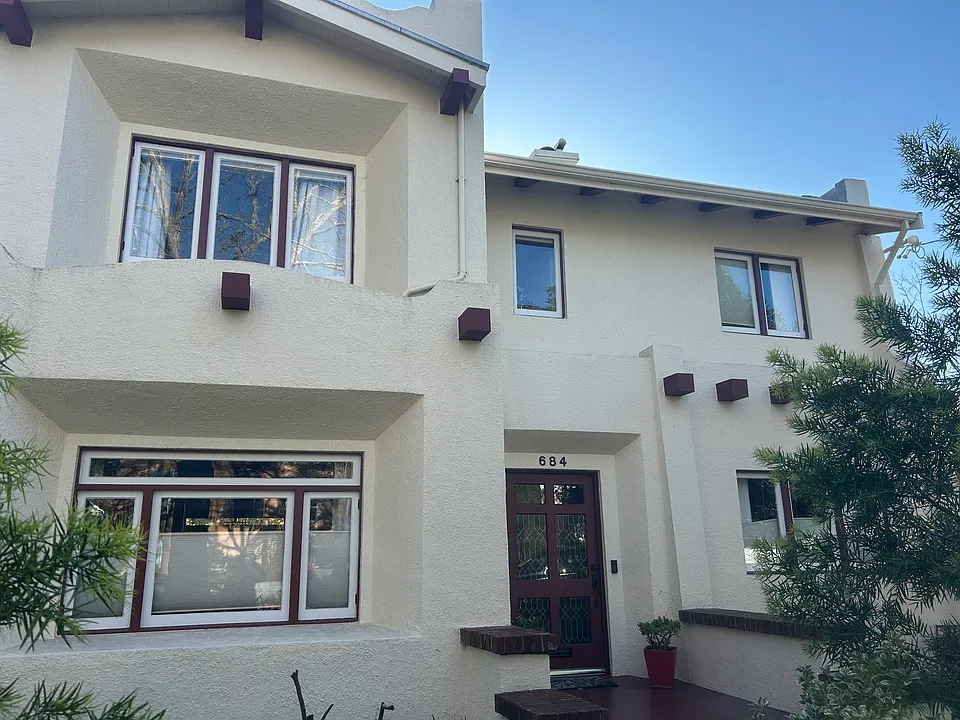 684 Colusa Ave