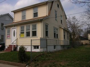 209 Oak Pl, Piscataway, NJ 08854