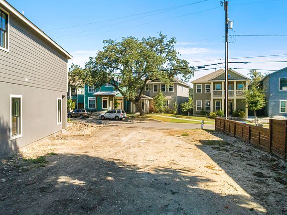 4th image of 636 Leigh St