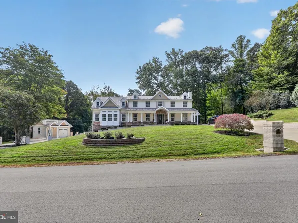 8848 Clinton Dr, Nokesville, VA 20181