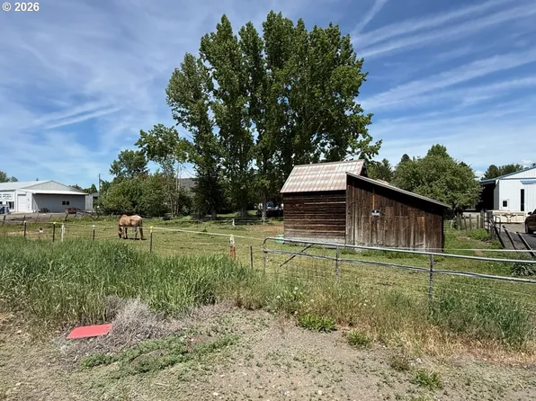 300 Residence St, Enterprise, OR 97828