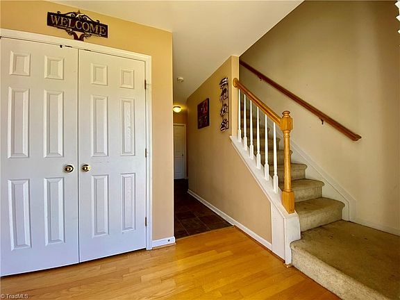 5th image of 427 Fernway Dr