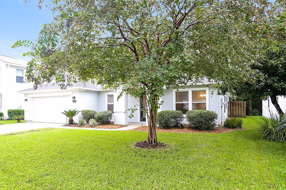 3 bed, 2.0 bath, 2119 sqft, $2,710 — Photo 3
