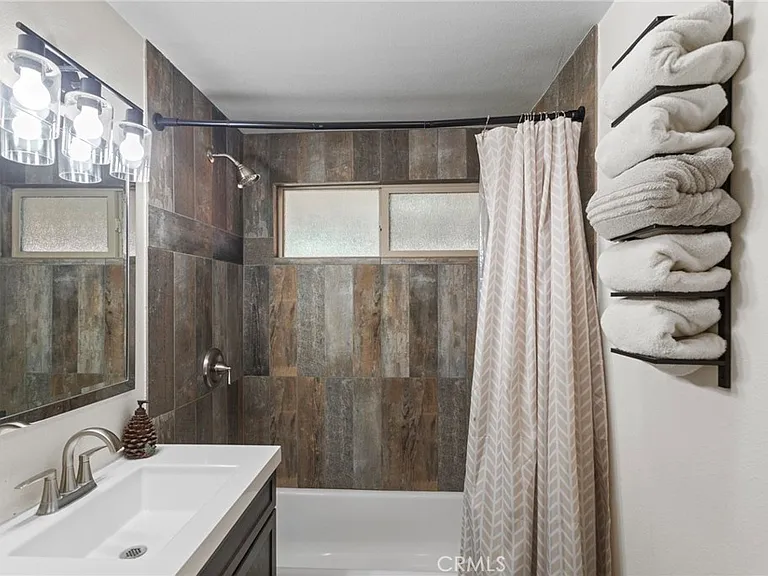 1029 W Aeroplane Blvd — Photo 17