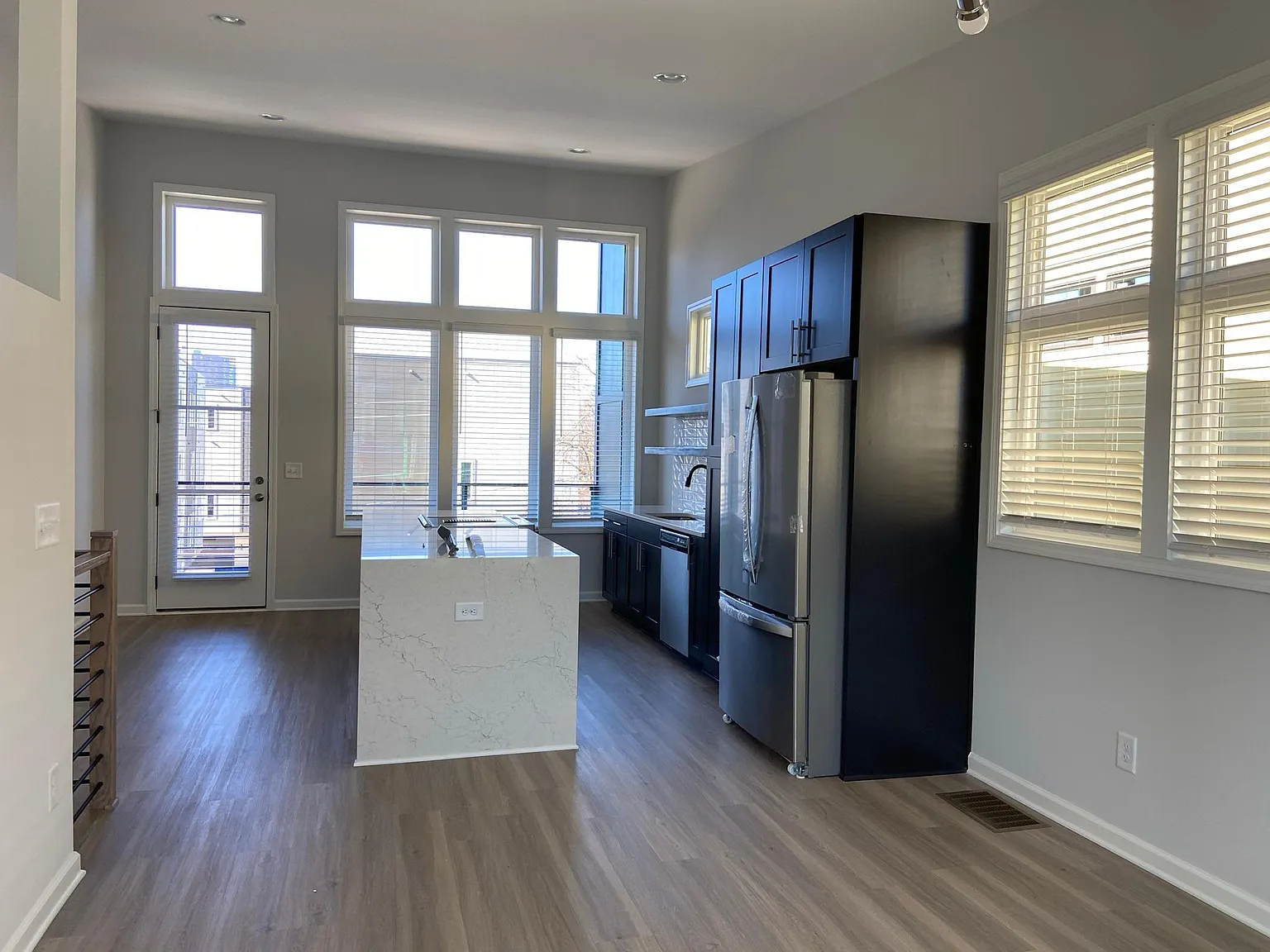 453 Parkway Dr NE — Photo 3