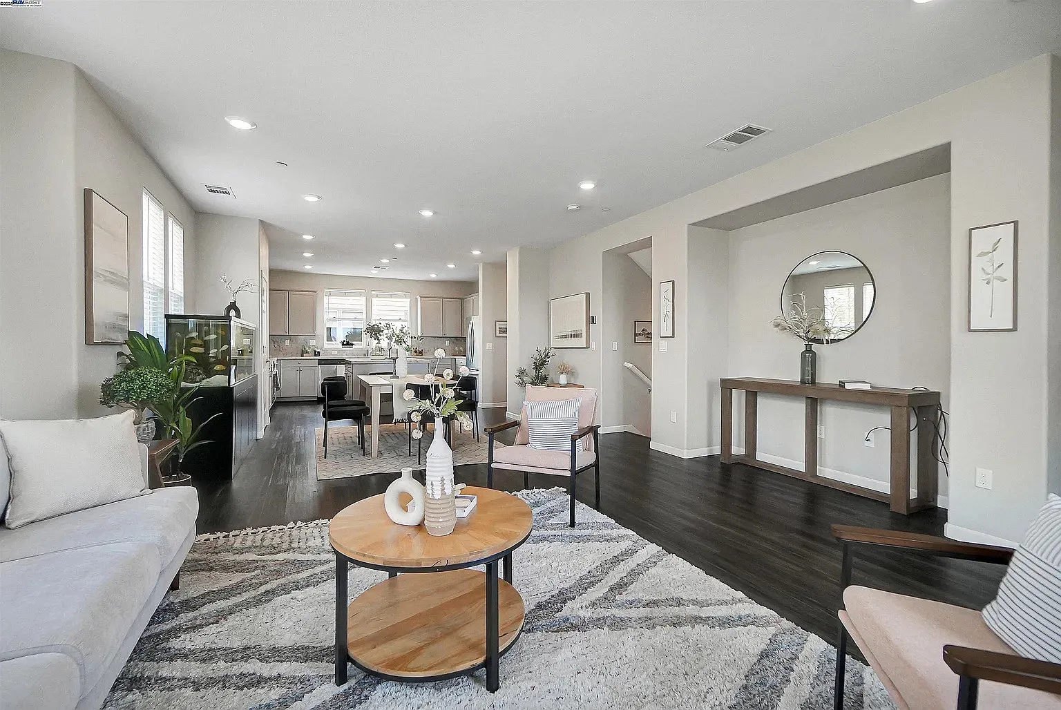 1 bed, 2074 sqft, $1,500 — Photo 2