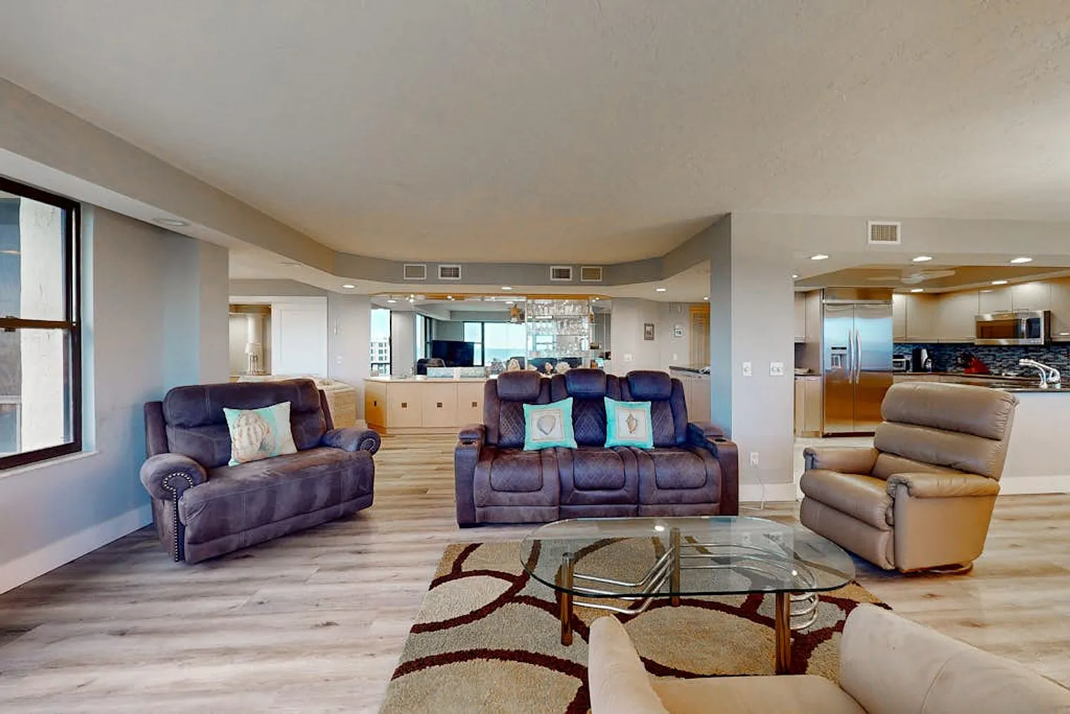 3 bed, 3.0 bath, 1732 sqft, $9,230 — Photo 3