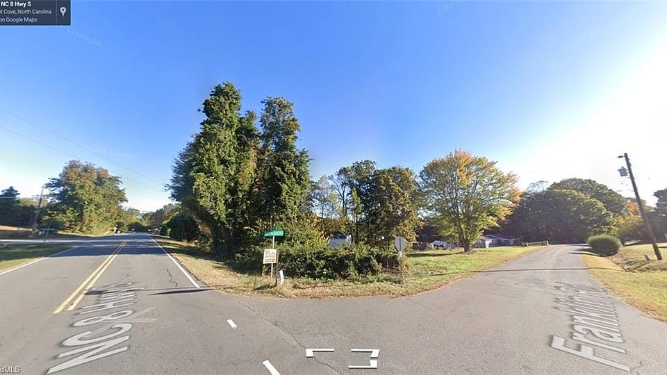 2nd image of 1015 Franklin Rd