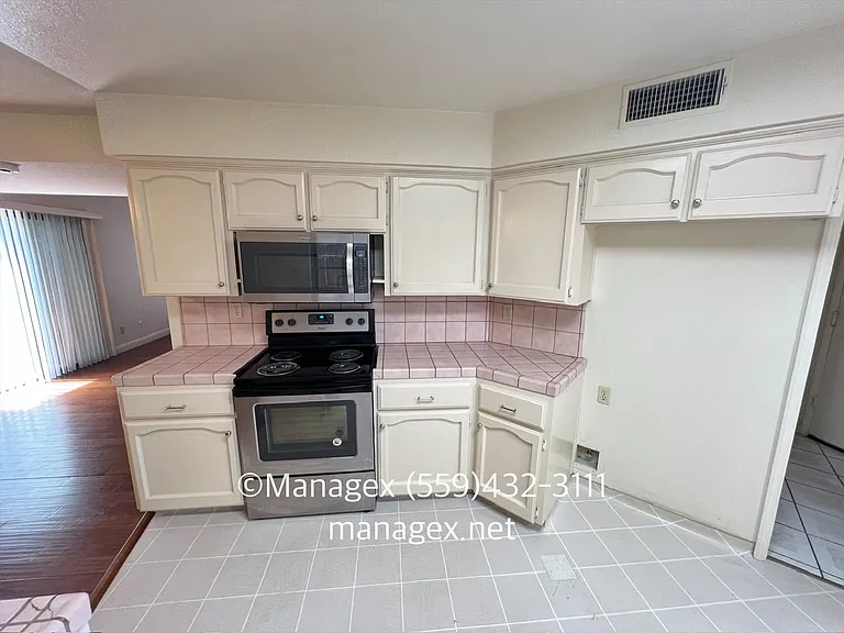 473 E Alluvial Ave — Photo 8