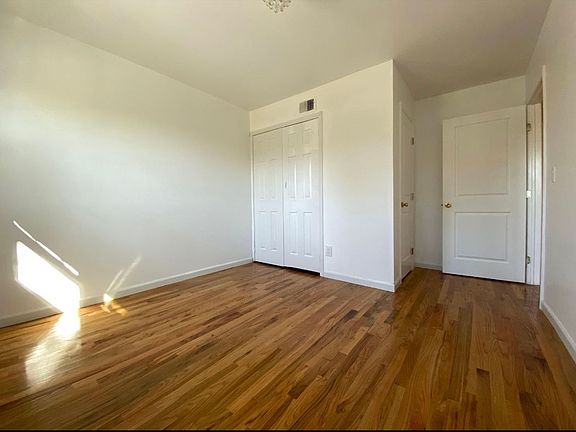4th image of 164 Beach Rd