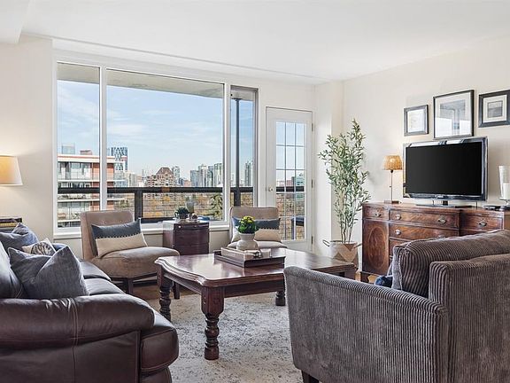 4th image of 3316 N Rideau Pl SW #603