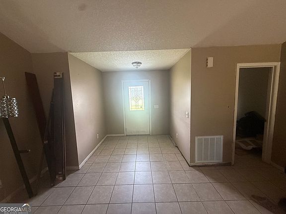 5th image of 1030 Otto Cir