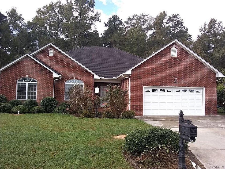 1st image of 439 Cobblestone Dr