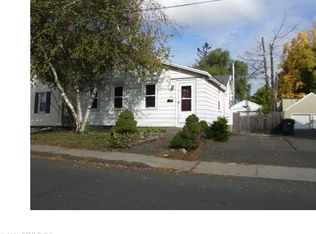 49 Oak St, Windsor Locks, CT 06096