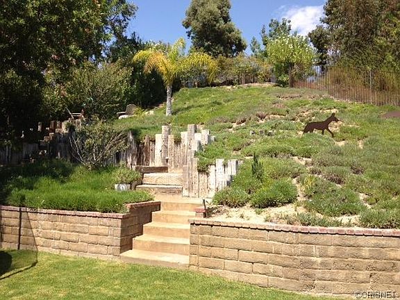 2nd image of 30520 Yosemite Dr